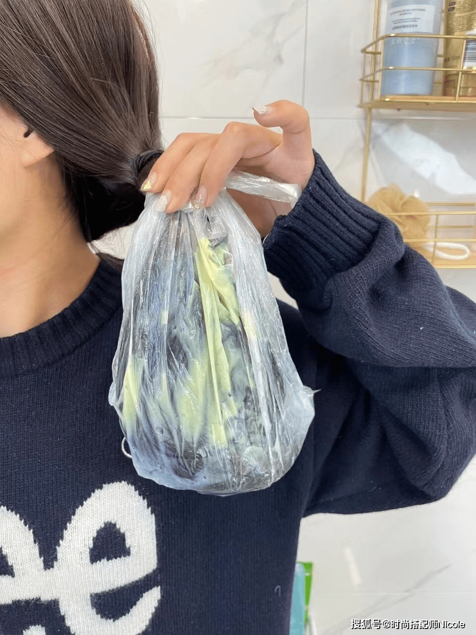 Nicole最近流行的倒叙洗头法：先涂护发素，再洗头，效果到底咋样？