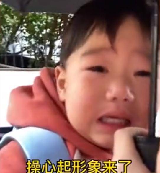 事情|广东2岁萌娃上幼儿园，明明自己很伤心却为妈妈操碎了心：太懂事