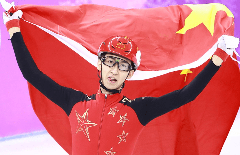 大学生初学溜冰直打滑武大靖送去鼓励却遭嘲讽网友你很懂