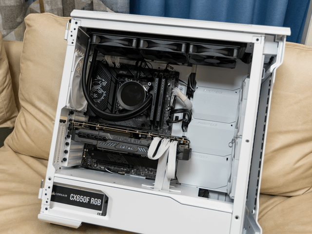 颜值扩展做工你们要的全都有了追风者518xtg幻影白机箱装机分享