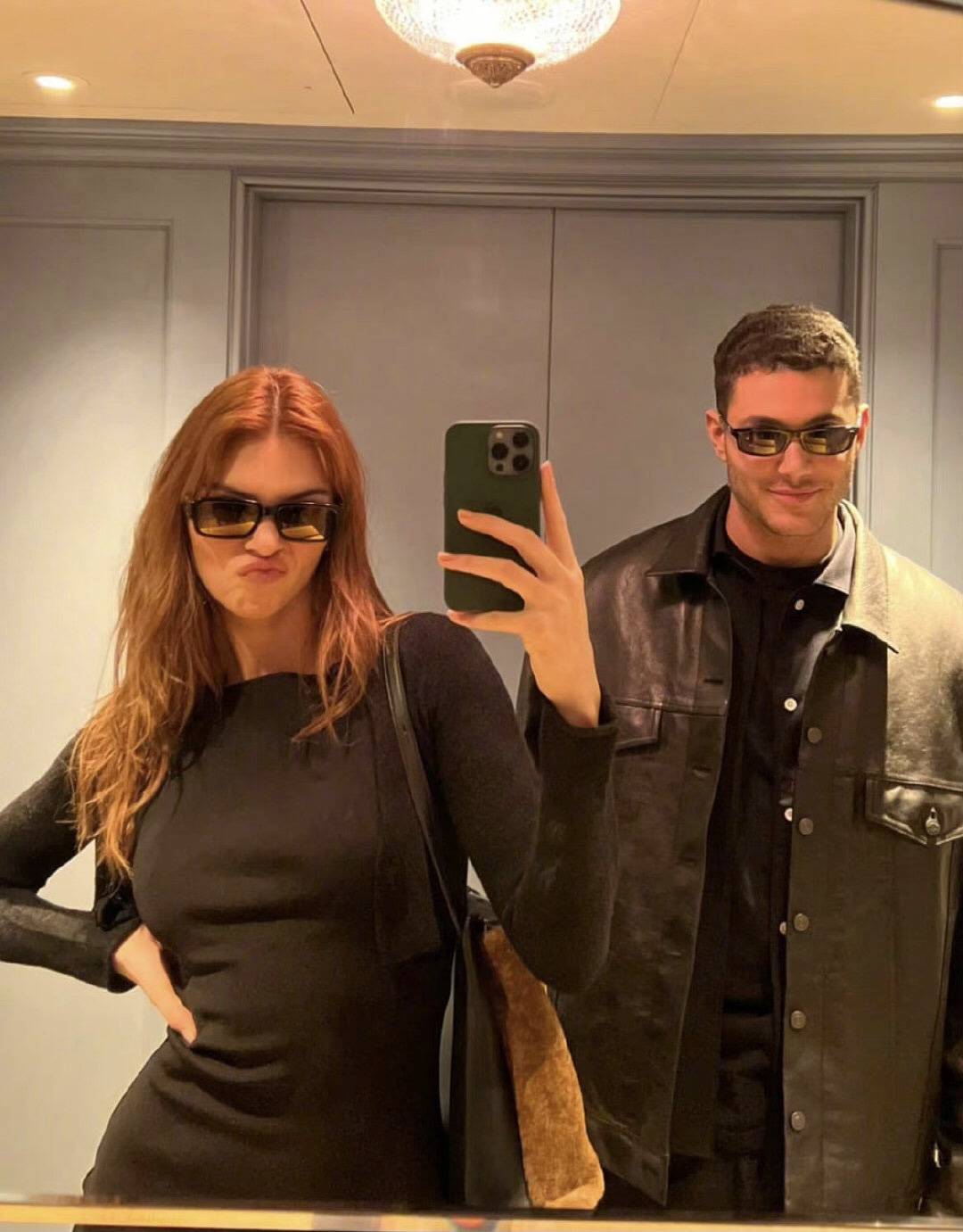 卡戴珊|肯豆新发色也太飒了，定睛一看撞色寡姐，网友：还是黑色适合她！