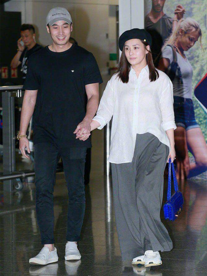 计划 阿娇穿衣总算不翻车,露肩衫配阔腿裤不止“瘦”十斤,美到认不出