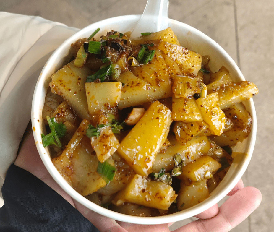 六,唐河凉粉在南阳,唐河凉粉物美价廉,有着400多年历史的唐河凉粉,是