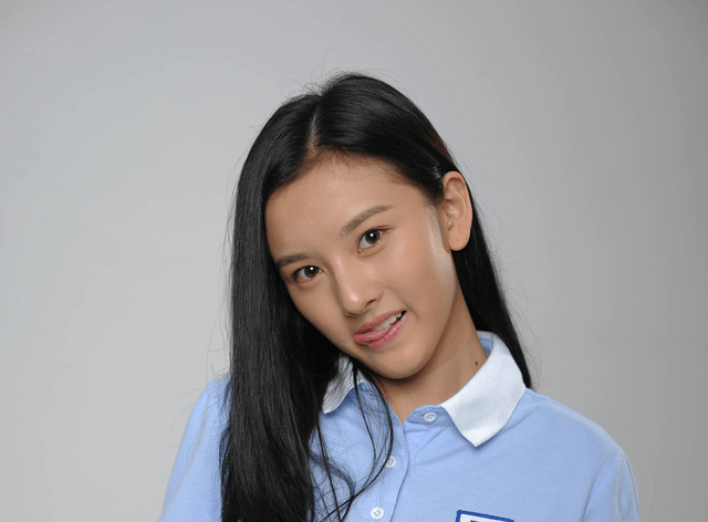 脸部明星整牙后遗症：杨幂脸部松弛，王嘉尔颧骨外扩，宋祖儿法令纹深