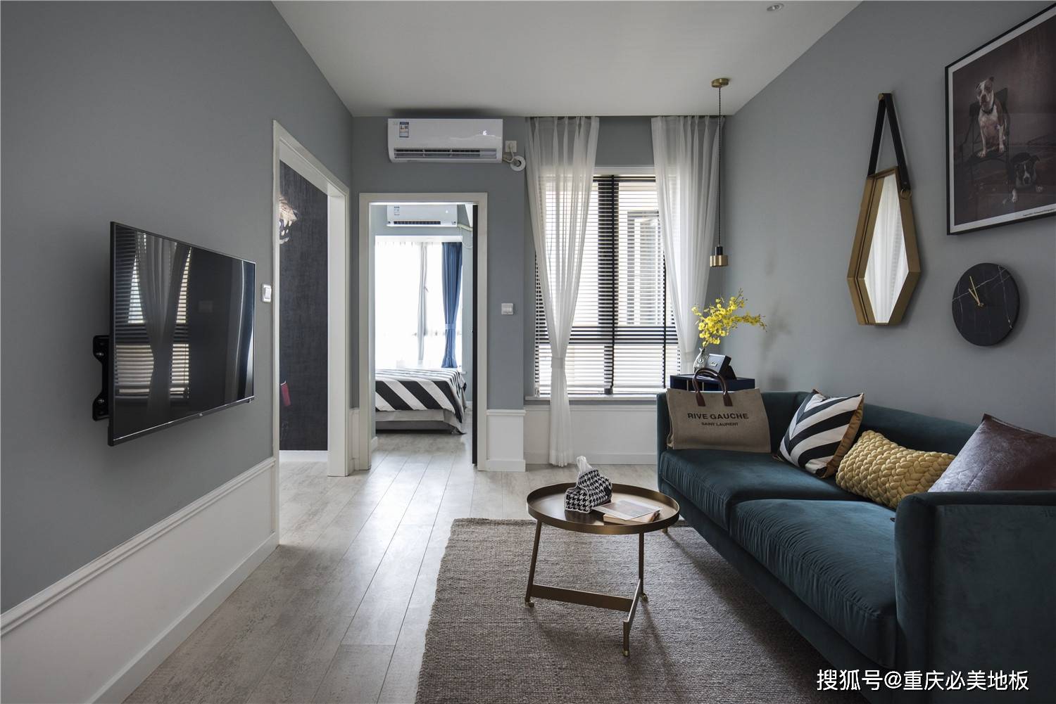 地面通铺木地板,客厅今天给大家带来的是一套北欧风装修案例,地面通铺