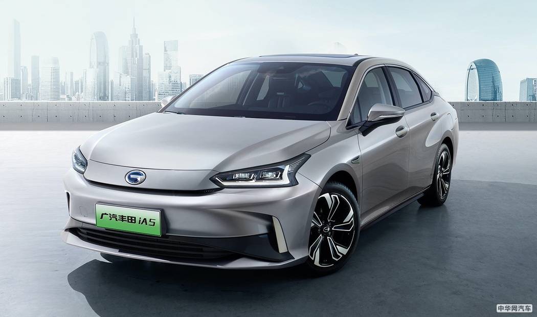 广汽丰田纯电车ia5上市售价15981928万元