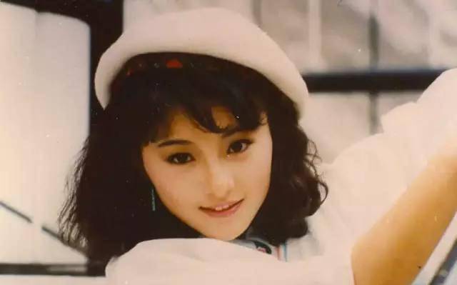 周天娜她是陈凯歌眼里“海峡两岸最美的女人”，一手好牌却打稀烂！