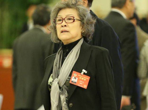 原创看完人世间4位老艺术家年轻时照片不输殷桃宋佳三位国家一级演员