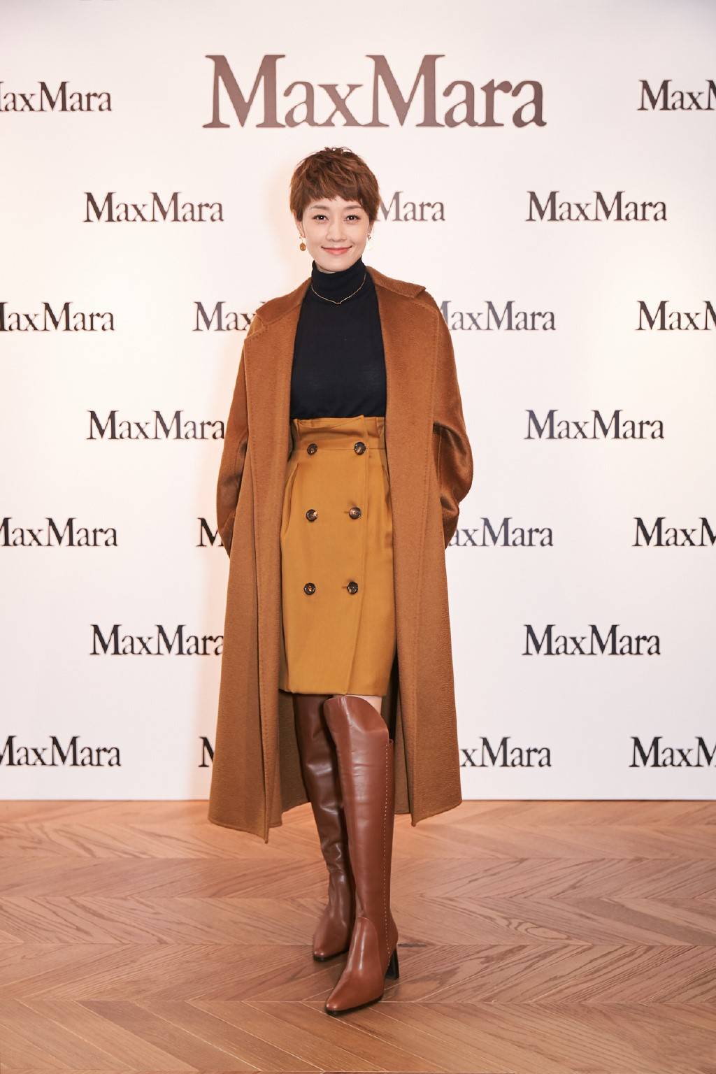 高跟鞋 真正有气质的女人，穿大衣从不搭配小白鞋，看看姚晨马伊琍就懂了