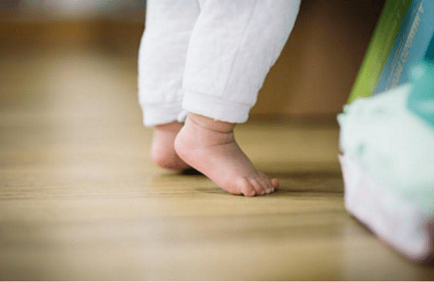 减少孩子走路踮脚向错误的习惯说不