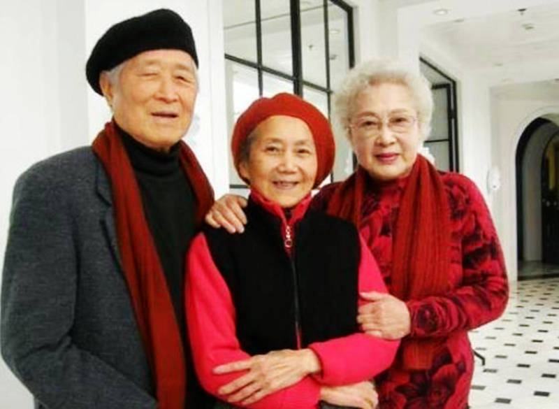 乌鸦|著名演员王蓓去世，享年91岁，与诗人白桦相爱66年成为影坛佳话