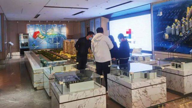 郑州楼市新政首日，已有楼盘闻风涨价！40多城松绑，或更多跟进_政策_房地产业_住房
