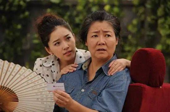 因为|她是大满贯视后，丈夫甘愿为她做“家庭煮夫”，曾经却因长相6年无戏可接。