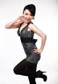 年李静|广东珠江台两个当红花旦主持人,真没想到原来是亲密无间的好闺蜜