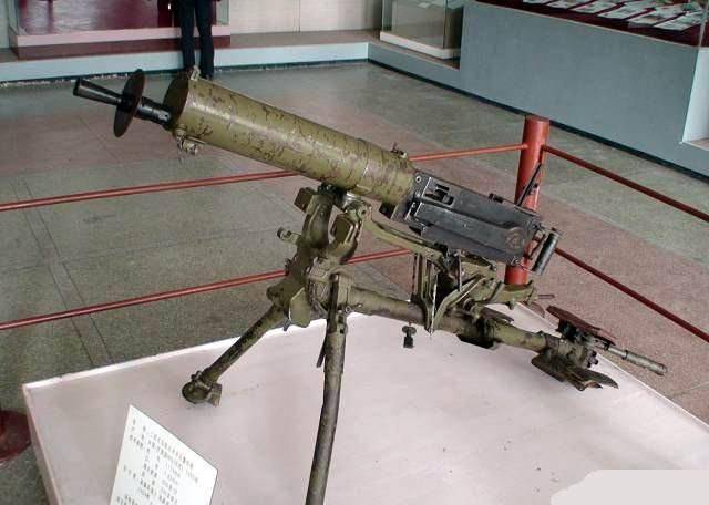 原创世界上第一种真正意义上的全自动机枪这款机枪不愧是机枪的鼻祖