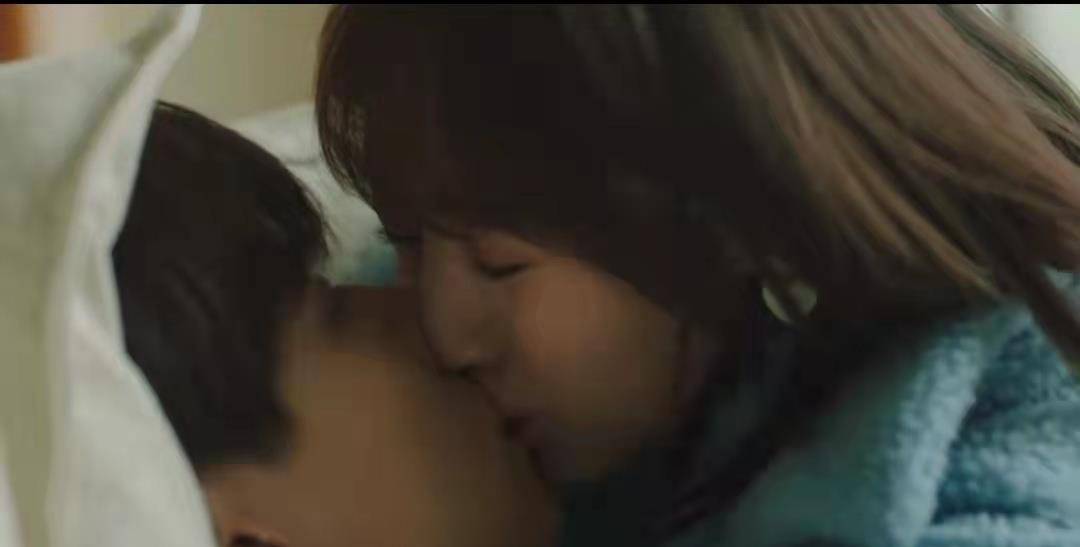 沈清|157cm的邢菲是如何扑倒188cm的胡一天的！身高不够茶几来凑！哈哈