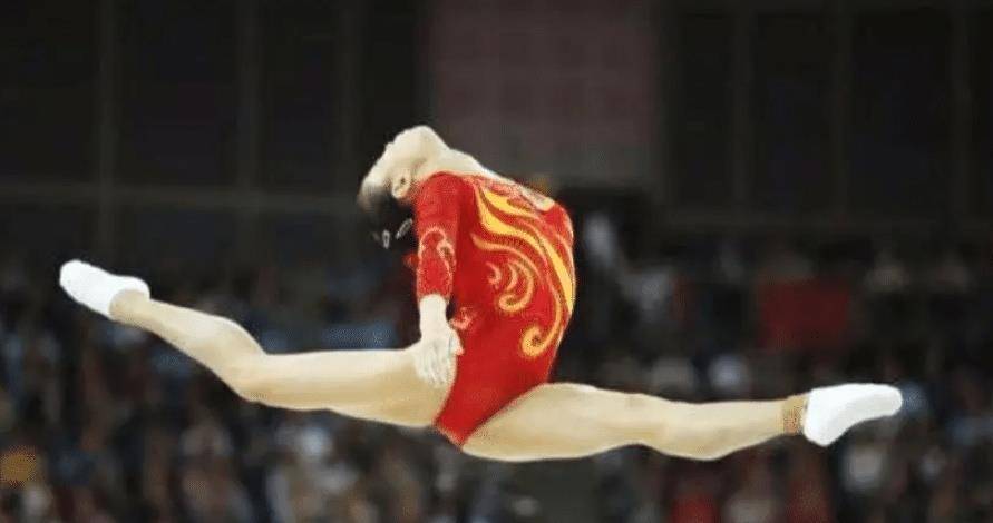 机缘巧合之下,事情出现了转机,陆莉的其中一位"伯乐"熊景斌被调入了