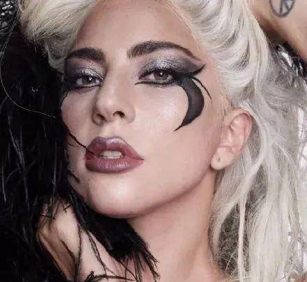 The明星扎堆建品牌,斯嘉丽·约翰逊创办护肤品The Outset