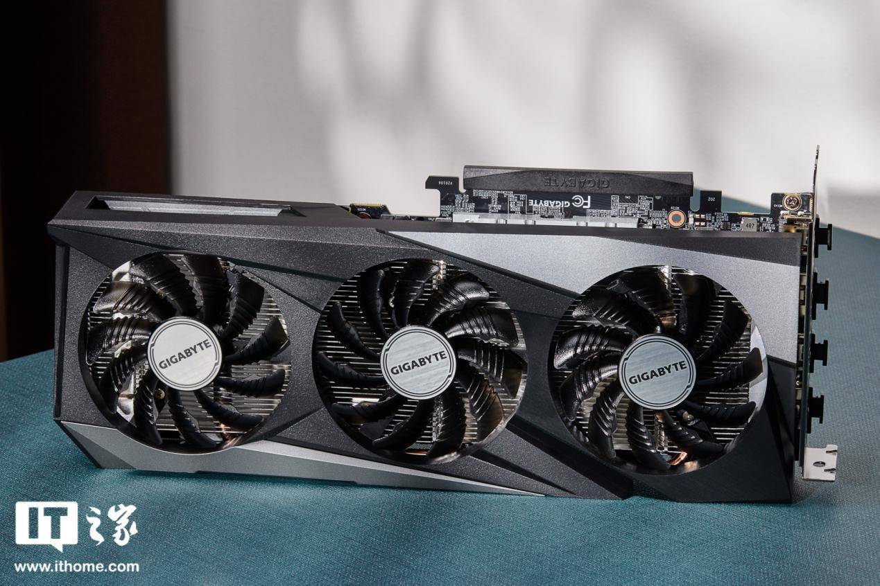 技嘉 GeForce RTX 3050 GAMING OC 魔鹰 8G 评测：入门 3A 大作，光追卡新选择