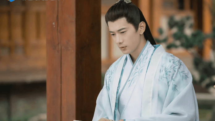 对比|同样是爱秋嫣入骨，把梁翊和秦暄放在一起对比，差距就出来了