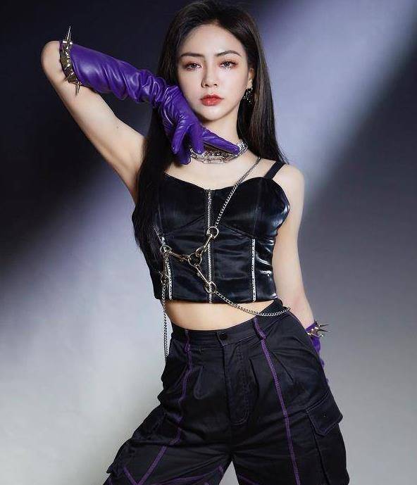 谢可寅|“搞笑爱豆”谢可寅：曾因性格受汪涵青睐，后与马嘉祺相拥引非议