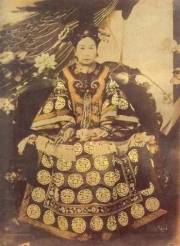 化妆品道与术:《浓妆淡抹总协宜——御香缥缈录里的慈禧体验》