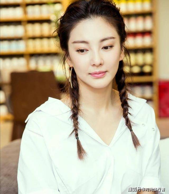 下巴女人拥有“骨相美”很难得，美得更加高级，看俞飞鸿章子怡就知道