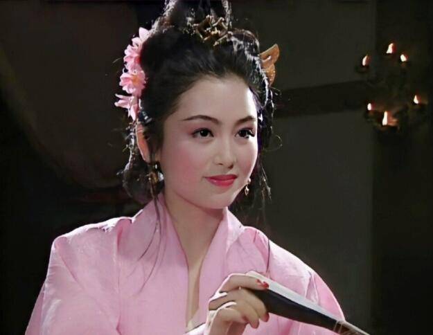 7,利智版利智饰演的貂蝉,虽然知名度不高,但是十分的让人惊艳,她的