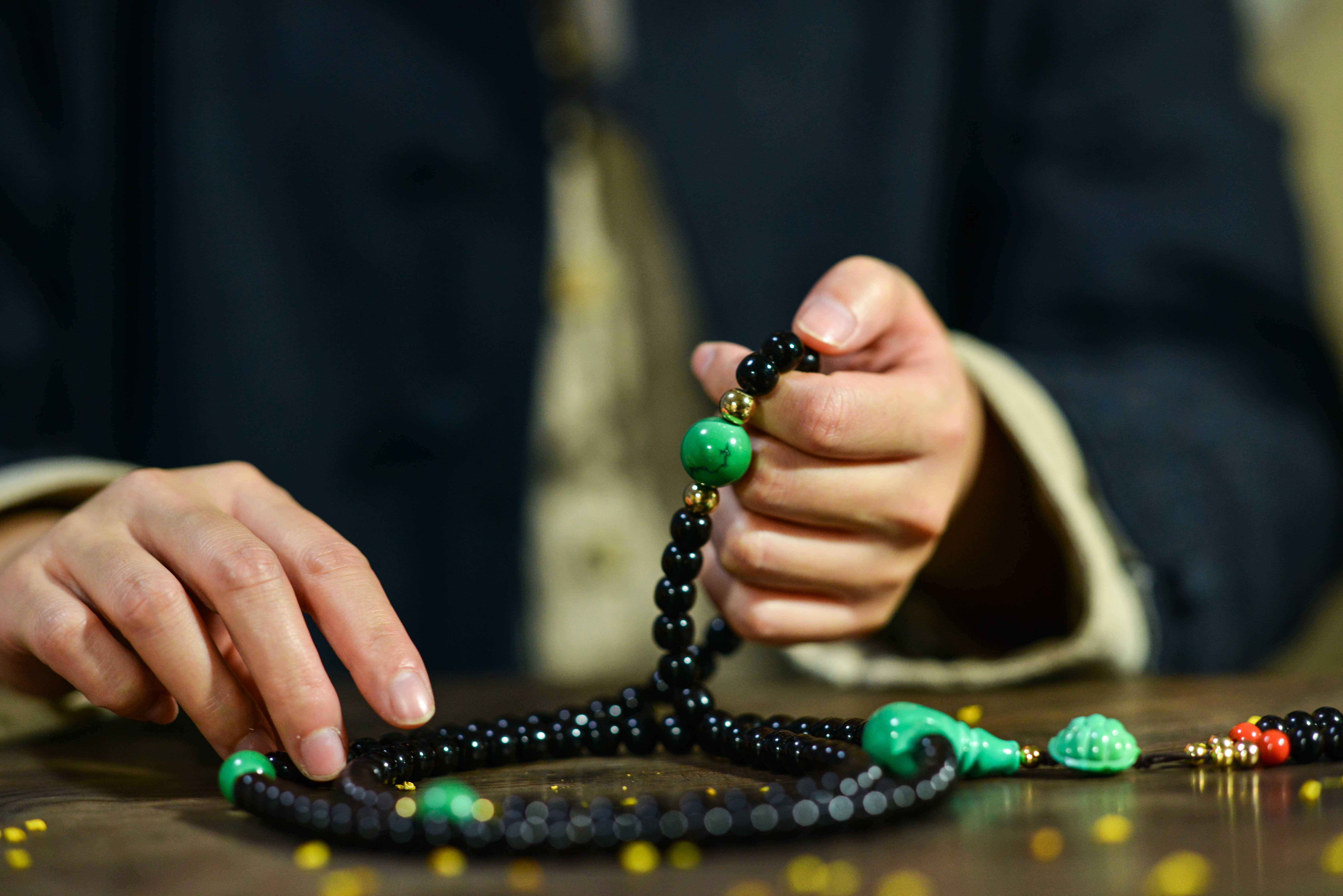 念佛时佛珠断了然后散落一地断了预示着什么