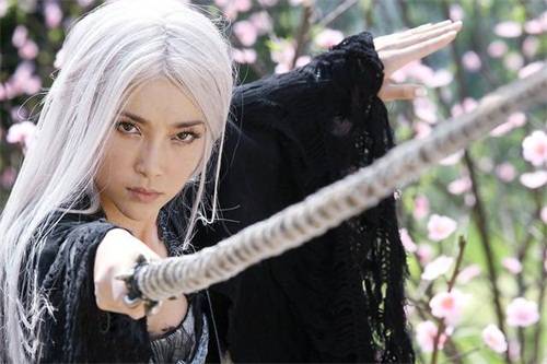 才是真能驾驭一头白发的才是真美女！盘点剧中的白发美女