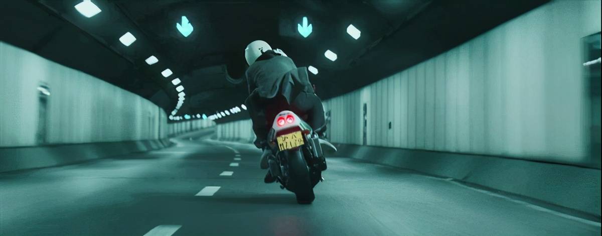 喜剧|5000万粉顶流，竟在《无名之辈》导演新片中演回当年的群演？？