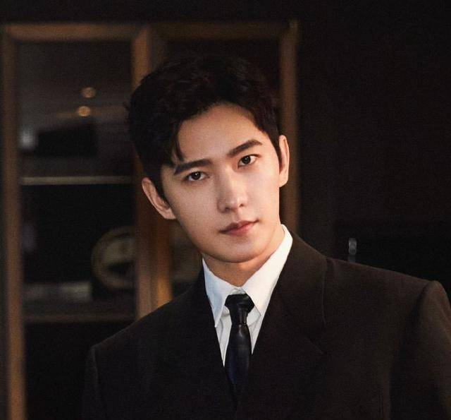 韩栋|当其他同期要么二番不好找要么自己当二番时,迪丽热巴资源升级了