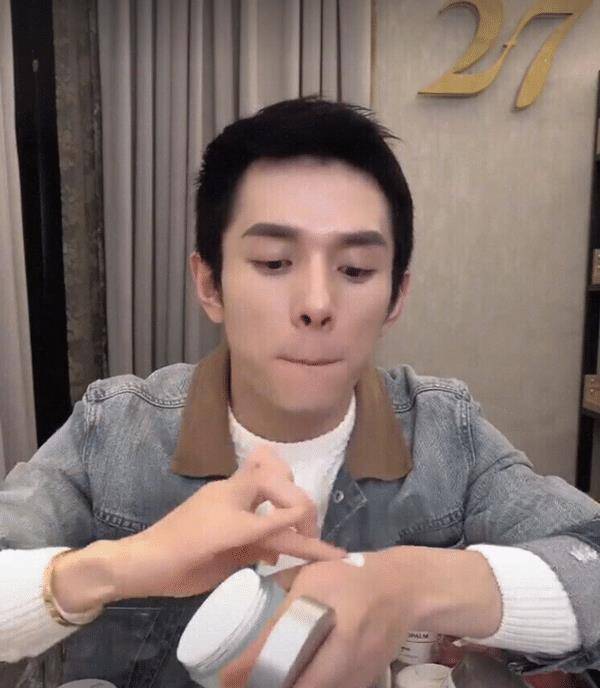 兰蔻好爽肤水倒手上就开始拍？医生哭笑不得：果然是人傻钱多！