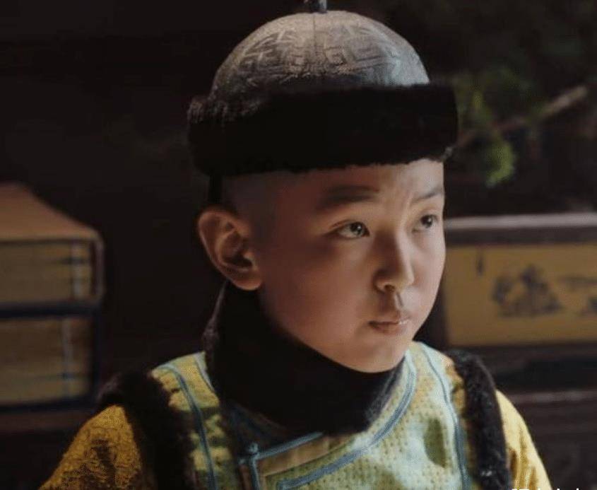 为什么惊得放下了酒杯,他发现了什么_弘历_阿哥_儿子