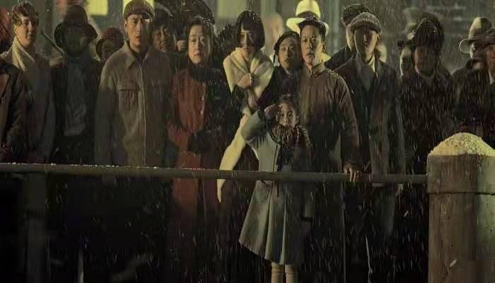 生活|《八佰》的高票房为何评论两极分化,在你心里合格了吗?!