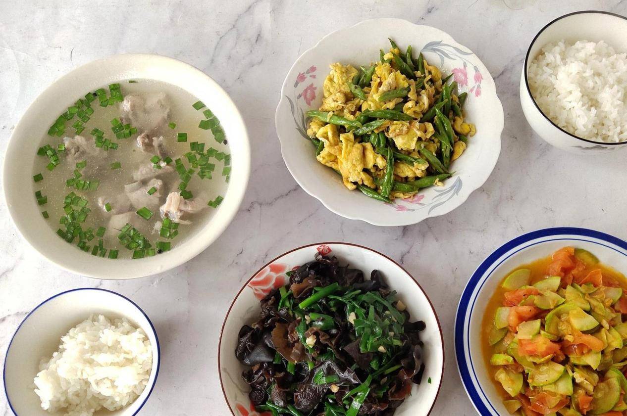 晒68岁老妈做的菜,意外火了朋友圈,网友:家常菜就是有这个魅力_妈妈