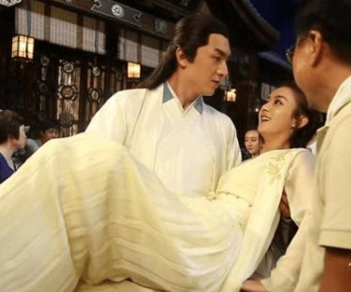 林更新|为什么剧中“公主抱”只拍半身?看到全景瞬间,网友:难怪如此轻松!