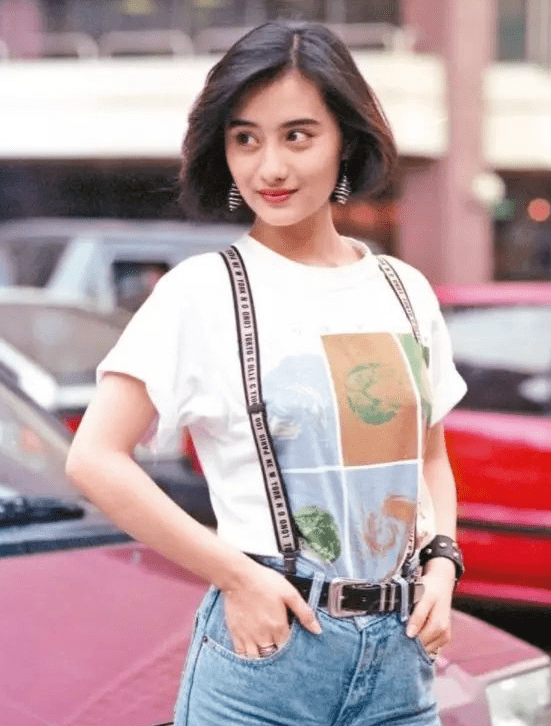 下巴“最丑紫薇”又整容，如今脸僵笑不出，这5位琼女郎都被整容毁了