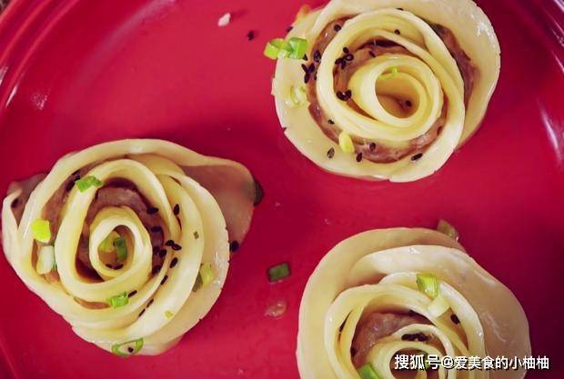 美食|家人爱吃的玫瑰煎饺，烹饪简单又美味，营养解馋的早餐美食