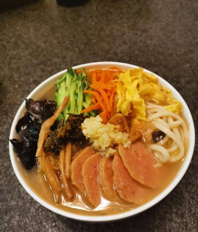 原创肉丸子面条懒人做法营养全味道好