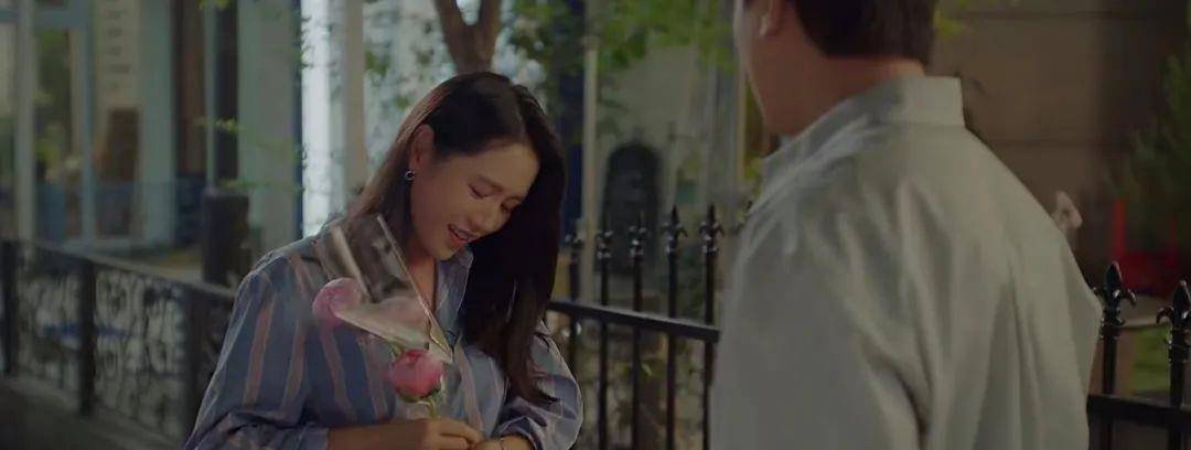 故事传记|没开播就频上热搜，不再是八集定律，一上来就送床戏