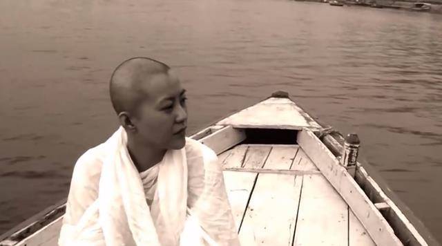 长发|剃了头更惊艳，戴头套反而拉低颜值，女明星光头造型差异大