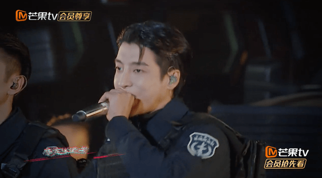 张晋|张淇京剧唱腔再度惊艳，与张晋、高瀚宇合唱《烈火战马》致敬特警