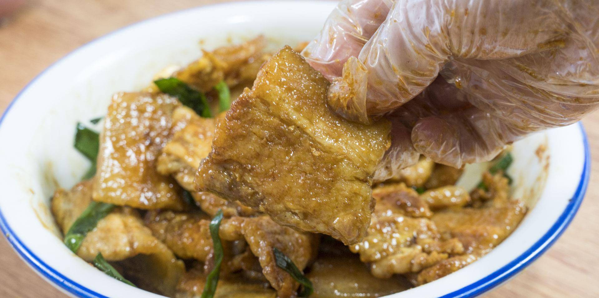 米面|做粉蒸肉，老厨师50年的经验教我做，五花肉酥嫩爽口，米面不夹生