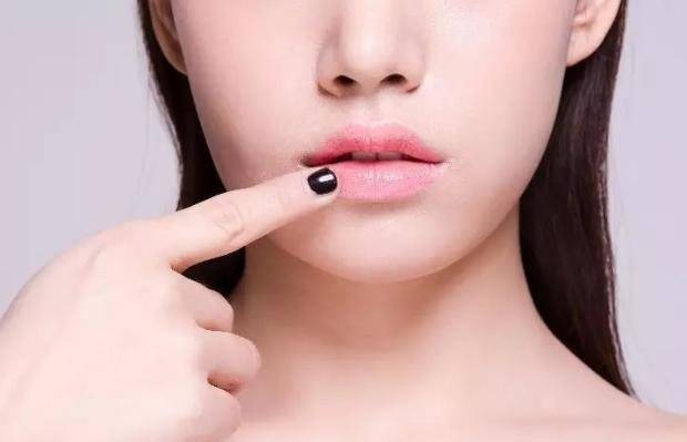 需求Blistex百蕾适防晒润唇膏，还你水嫩嘟嘟唇