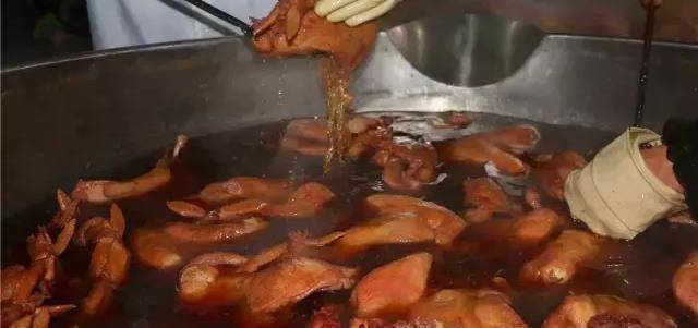 道口烧鸡揭秘厨师长亲手公开独家秘制烧鸡配方你不可错过