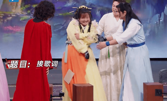 卫视|《王牌对王牌》沈腾念错浙江卫视，贾玲配合打得好，关晓彤又美了