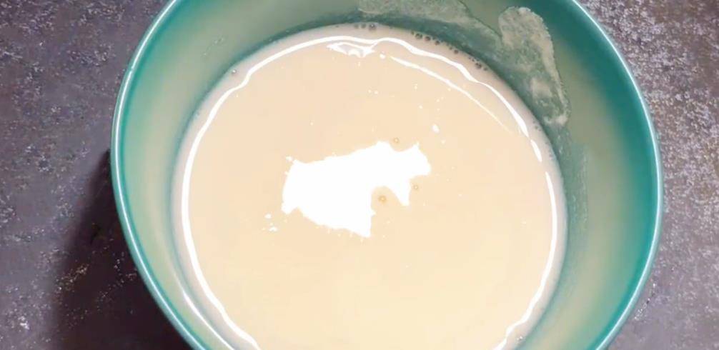 做法|牛皮糖好吃不用買，教你在家做，軟糯勁道香甜，還是小時候的味道