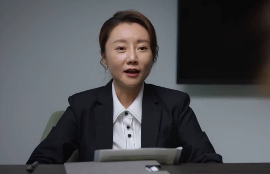 原创相逢时节陈昕儿背35万的爱马仕包包上班却为何不被同事待见