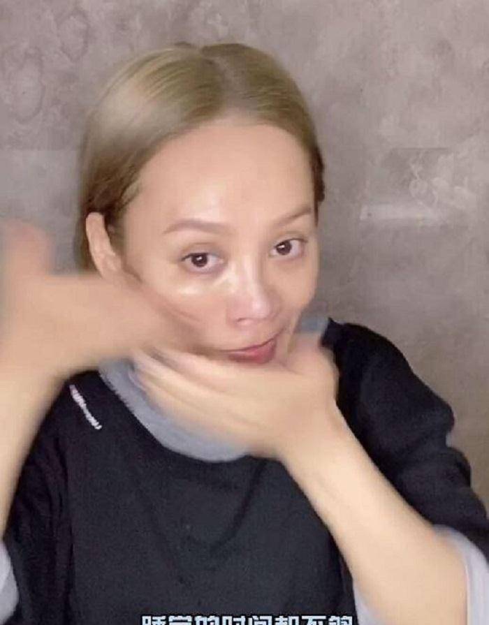 什么宁静参加选秀节目熬夜训练，卸掉浓妆后素颜出镜，说她48岁我信了